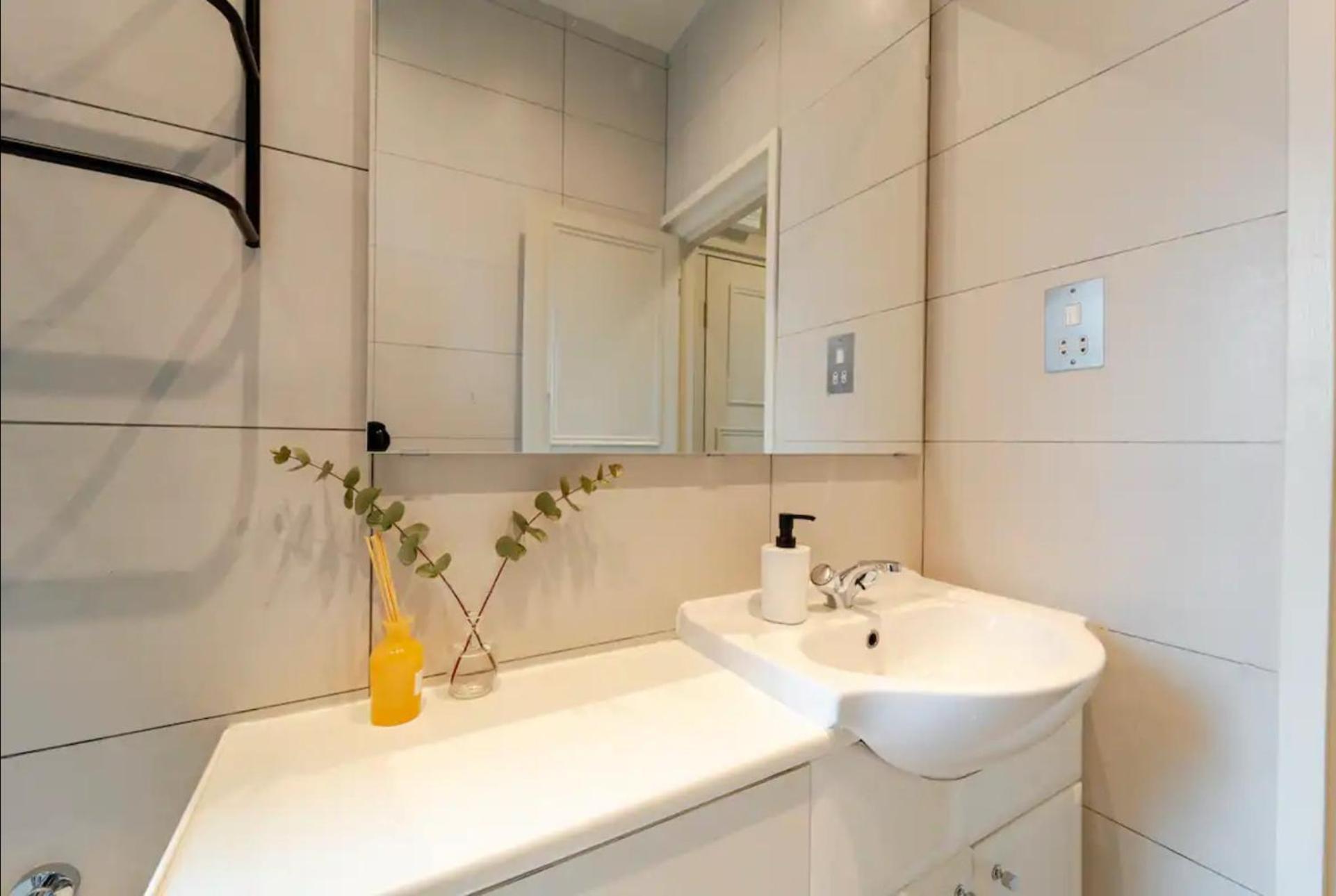 Chic Marylebone Studio, Walk To Oxford Street Or Regent's Park, By The Design Traveller * London